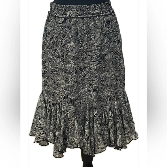 Yakira Bella skirt - Picture 1 of 4